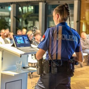 MEHR LESEN